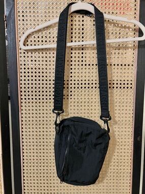 BAGGU Black Sport Crossbody